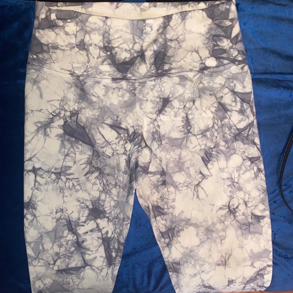 Lululemon Tights - Picture 1 of 2